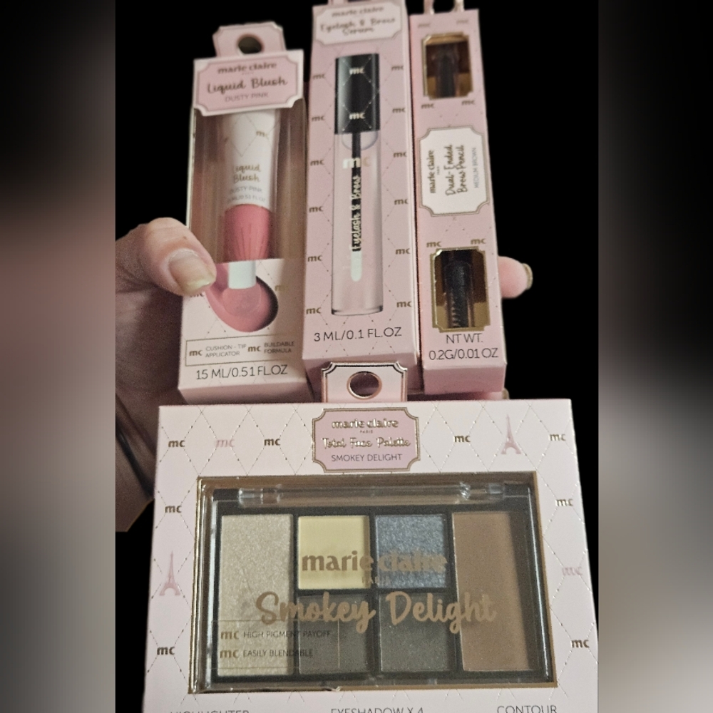 NWT MARIE CLAIRE 4-pc ALL OVER FACE COSMETICS SET!